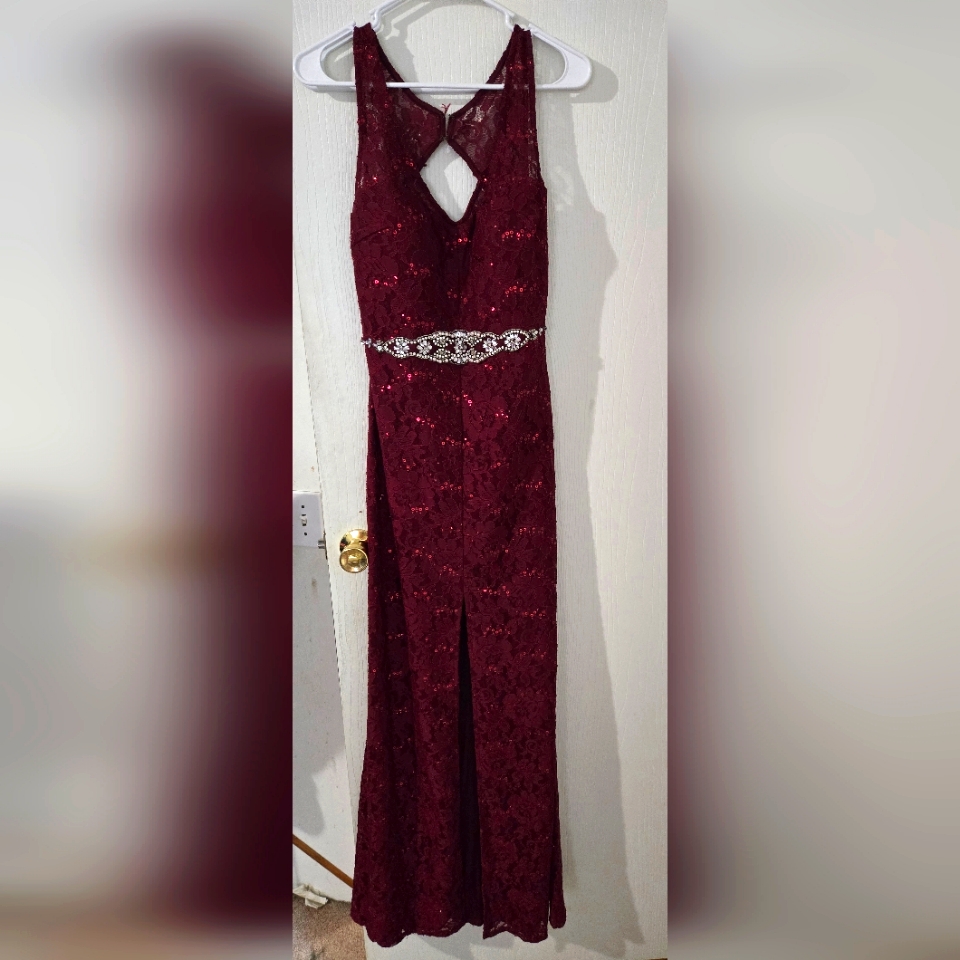 Size 11 My Michelle Burgundy Lace Gown. Closure At Back Needs A Loop Sewn.